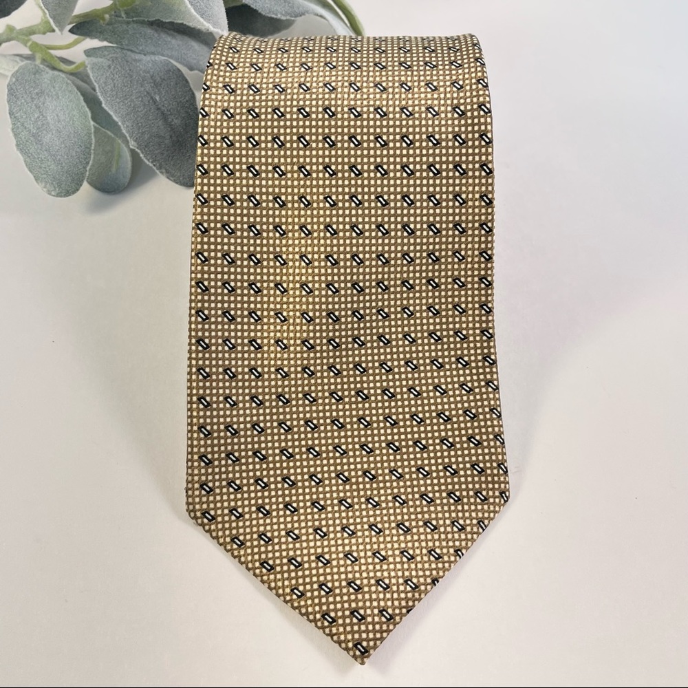 Davvarro Benino Yellow with Navy Blue Pattern Tie  100% Polyester